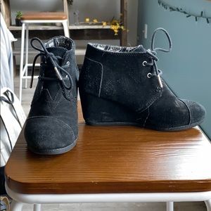 Toms wedges